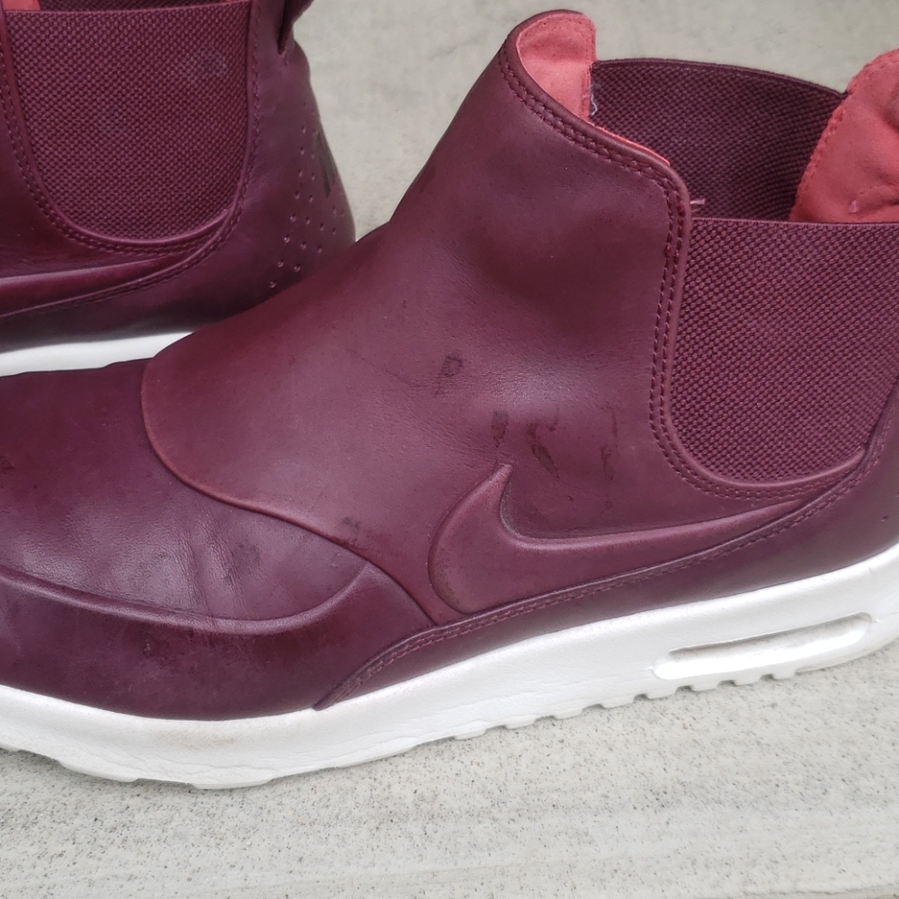 Nike Women’s Maroon Slip-On Sneakers with White Sole - Picture 3 of 8
